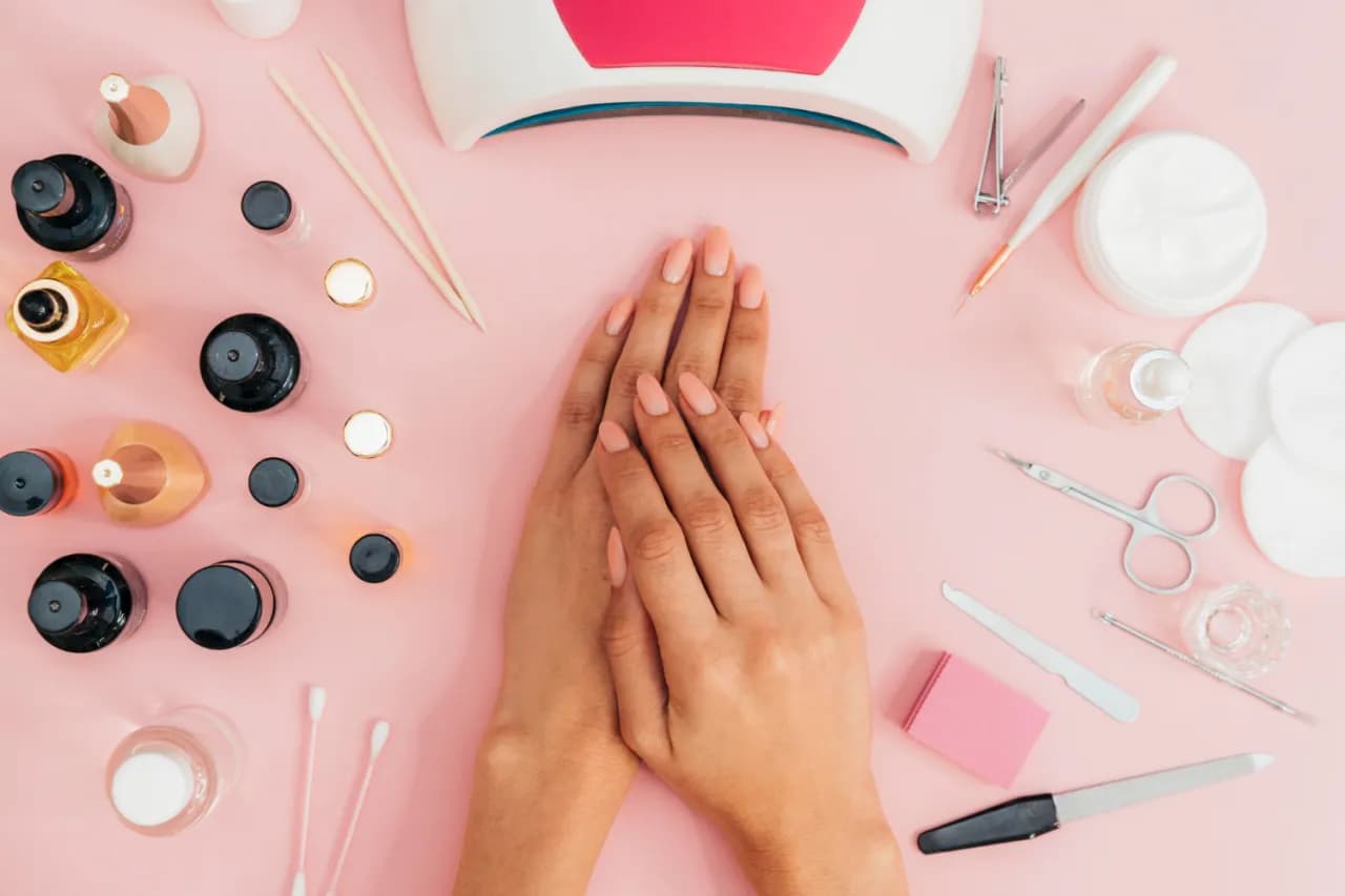 Czy manicure żelowy jest szkodliwy dla zdrowia paznokci? Dowiedz się!